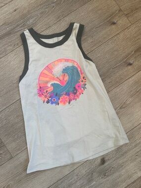 Natural Life  Tank Top with bright Surf Wave Graphic M